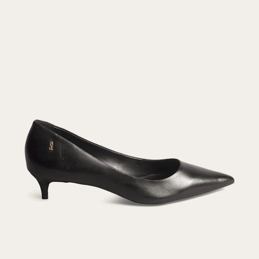 Scarpin Couro Confort Preto Bico Fino Salto Baixo - vista 1 de 4