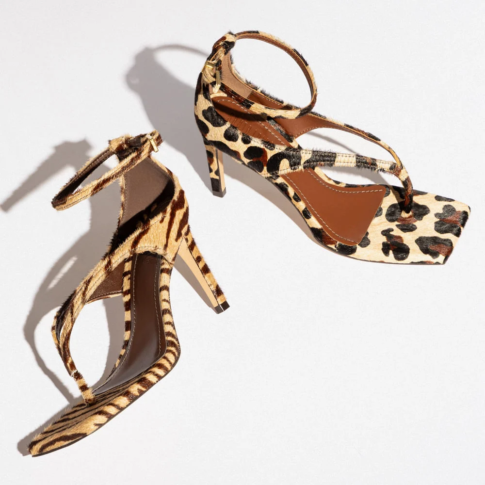 Sandália de Dedo Couro Pelo Estampa Animal Print Zebra Salto Alto Fino - vista 5 de 5