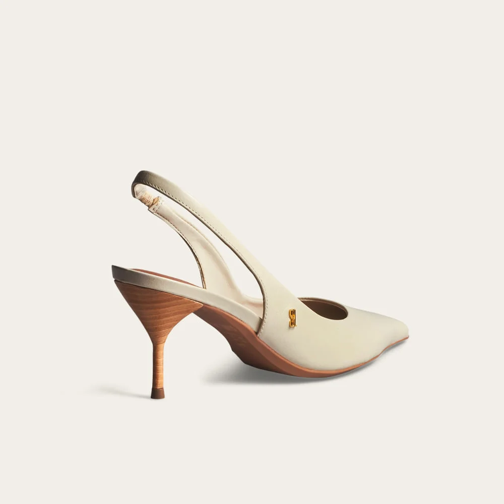 Scarpin Slingback Couro Bico Fino Salto Agulha Marfim - vista 2 de 3