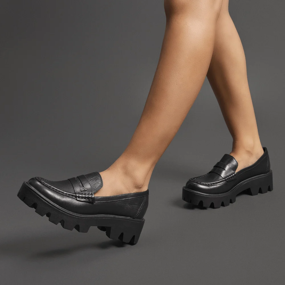 Sapato Mocassim Preto Couro Tratorado - vista 2 de 5