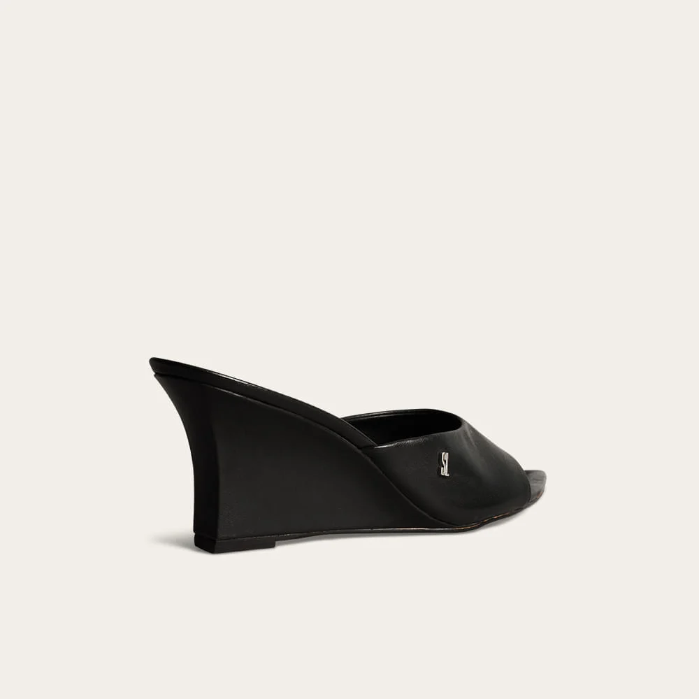 Tamanco Mule Anabela Couro Pelica Soft Bico Fino Preto - vista 2 de 4